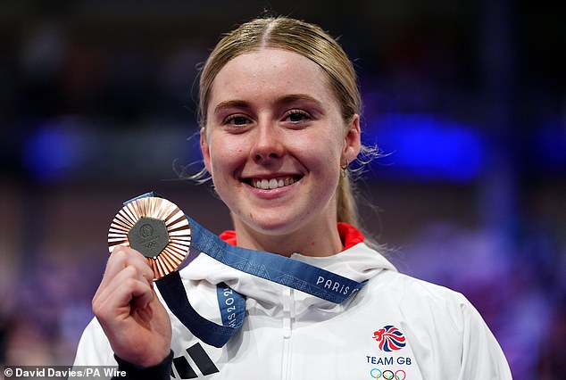 The move will allow Richardson to live much closer to his Welsh girlfriend Emma Finucane, also a sprint cyclist and winner of three medals in Paris.