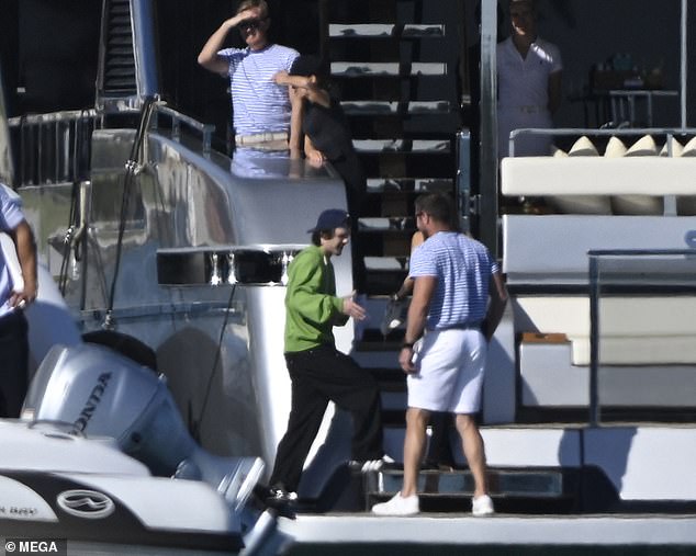 Cruz was seen chatting with the yacht's crew.