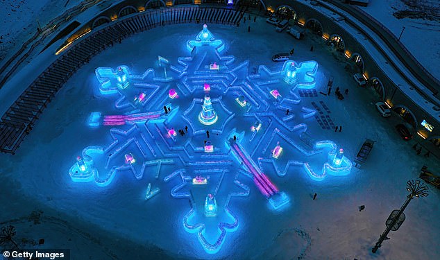 Attractions include a snowflake-shaped maze.