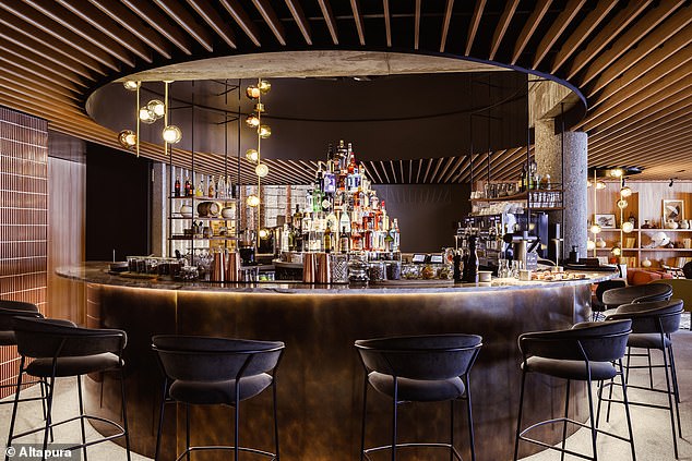 The hotel's attractive circular bar, 