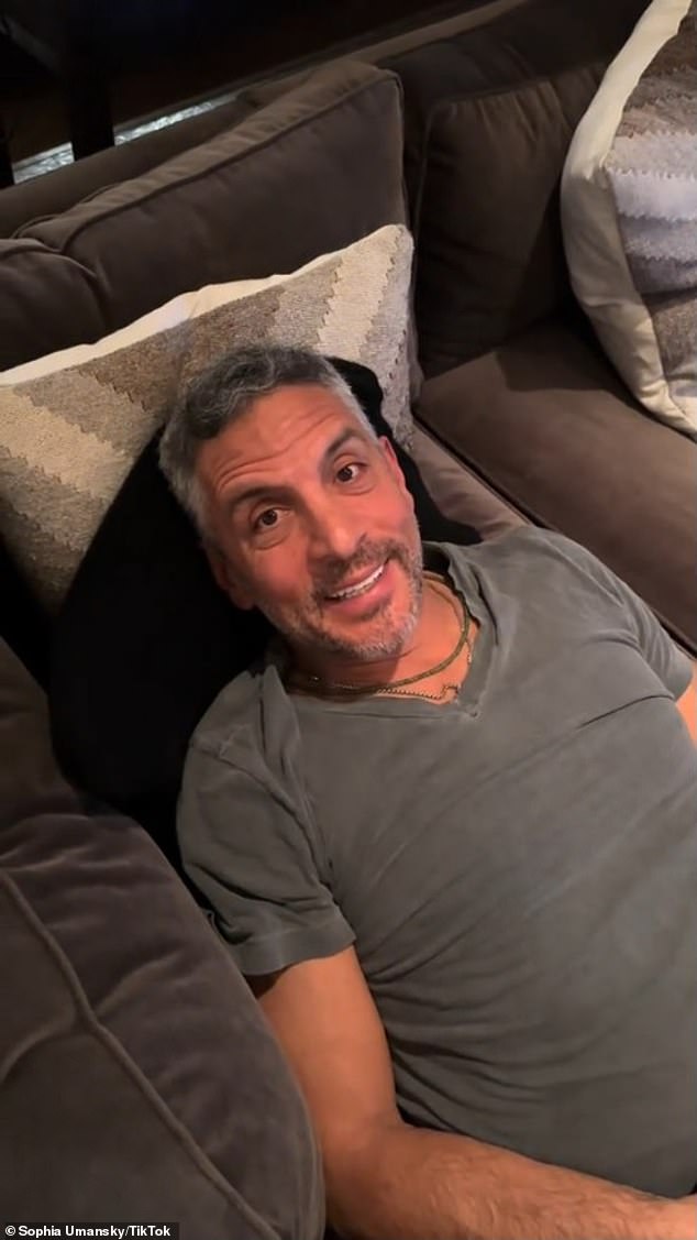 1735098524 281 Mauricio Umansky DRAGGED by his daughter Sophia for ditching Wicked