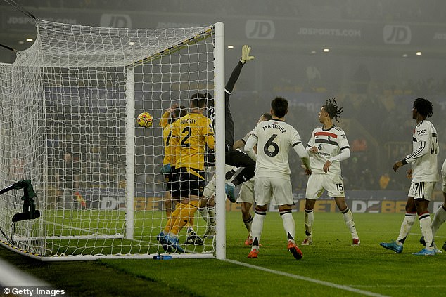 Matheus Cunha's first goal beat André Onana directly from the corner flag and the Man United goalkeeper was unable to prevent it, adding to the Red Devils' defensive problems on set pieces.