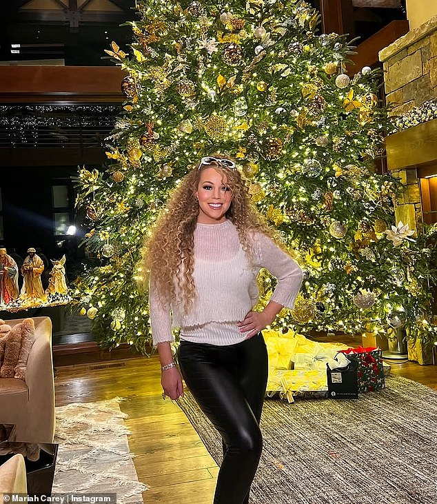 On Christmas Eve, Carey was seen enjoying last-minute gift shopping in the ski town and then showed off her huge tree.