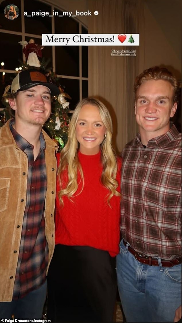 The Drummonds were joined by their 20-year-old son Todd (of LR), 25-year-old daughter Paige, and 22-year-old son Bryce for the family festivities.