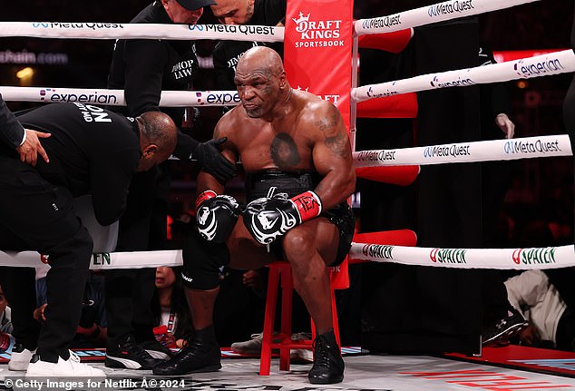 The former world heavyweight champion managed to overcome the scare to participate in the controversial fight.