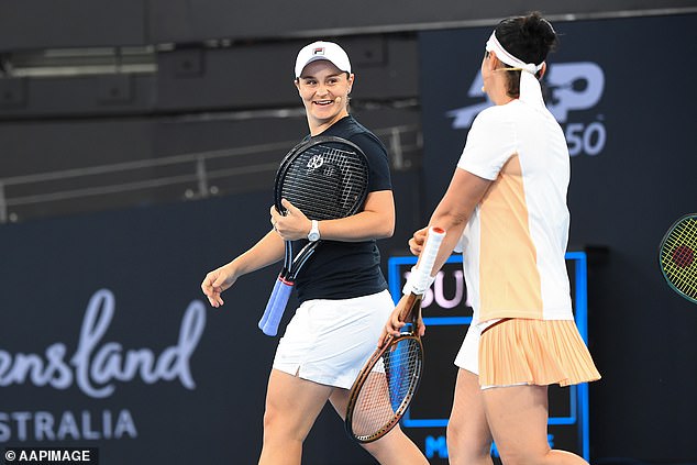 1735469866 821 Ash Barty returns to play tennis at the Brisbane Invitational