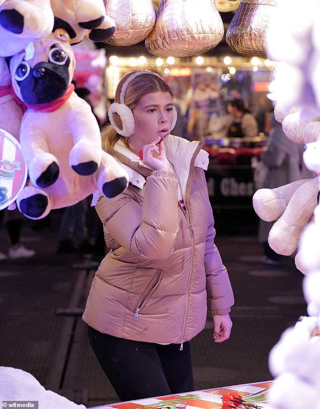 1735556624 660 Kate Garraway enjoys trip to Winter Wonderland with her children