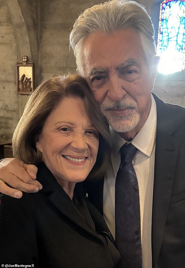 Actor Joe Mantegna posted a selfie with Linda while paying his respects.