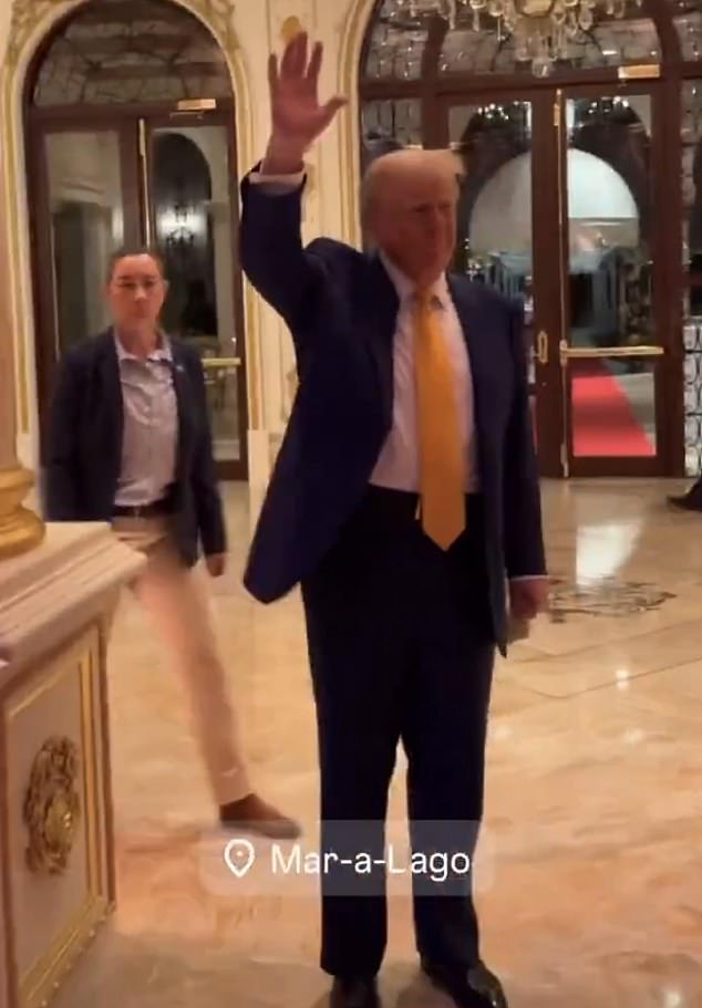 Trump at Mar-a-Lago last night when he hosted a dinner with billionaire Jeff Bezos