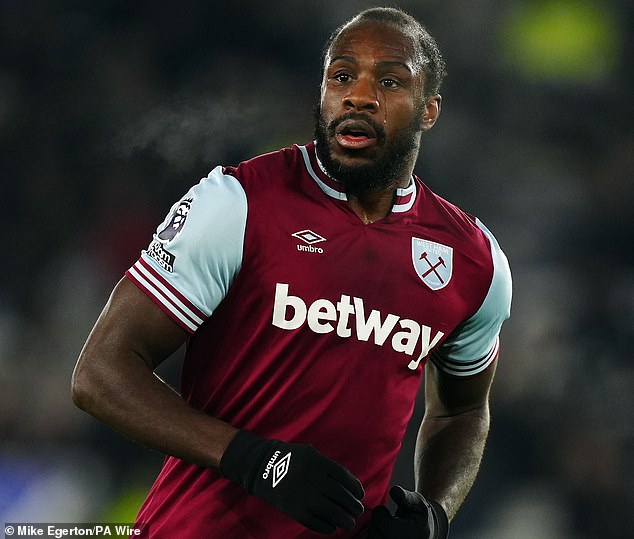 West Ham likely to extend Michail Antonio's contract following his car accident last month