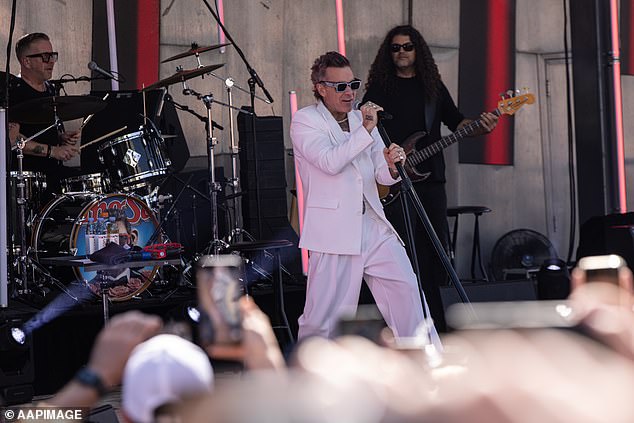 Robbie took Melbourne by storm on Thursday afternoon when he performed a free concert at Federation Square.