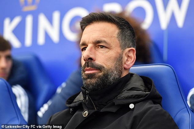 Ruud van Nistelrooy will be eager to speed up the return of his No.1 as the Foxes look to climb out of the relegation spots.