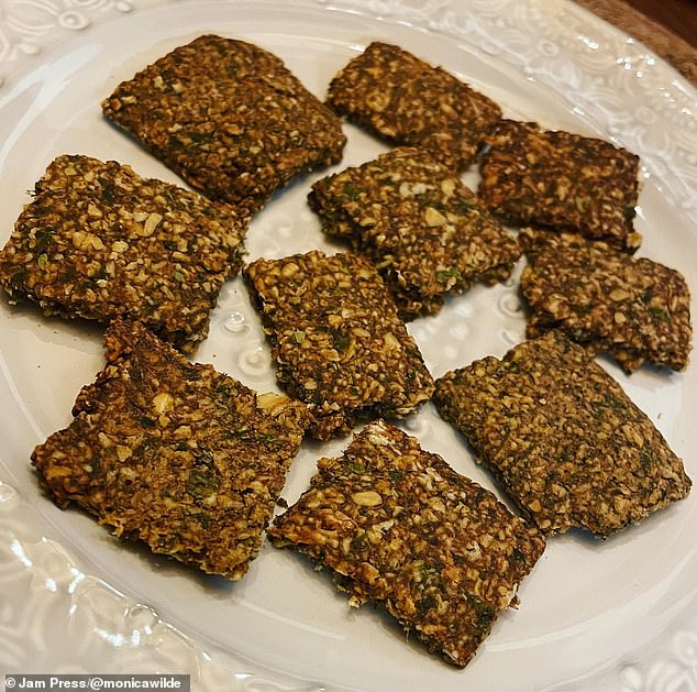 Oatmeal pancakes with seaweed and Monica's mushrooms