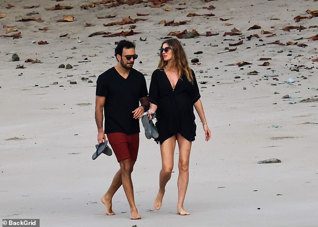 The lovebirds were seen enjoying some quality time at her and ex Brady's old favorite vacation spot, where they once shared a beachside estate, complete with a pickleball court and a yoga pavilion.