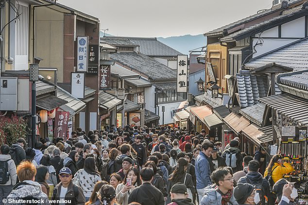 Parts of Kyoto overwhelmed by crowds