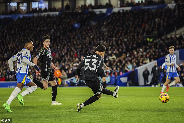 The good finish gave Arsenal the lead in the first half of their meeting with Brighton.