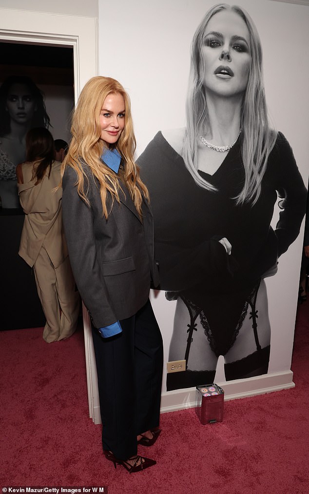 Nicole looked as stylish as ever in an oversized gray jacket and black wide-leg pants.