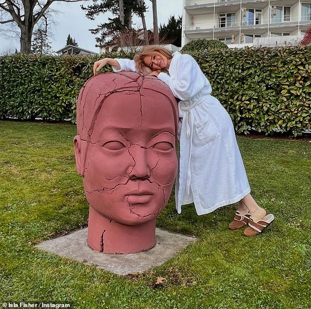 Sharing pictures of her stay on Instagram on Thursday, the former Home and Away star looked completely content as she wandered around the clinic's stunning grounds.