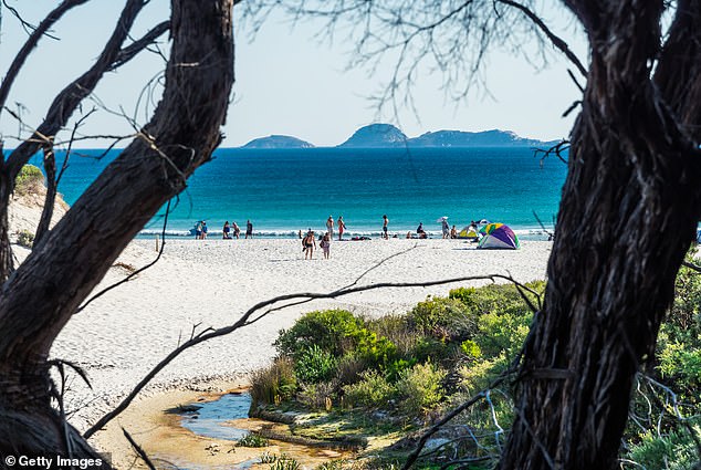 Perfect for adventurous families and nature lovers, Squeaky Beach is surrounded by protected nature, offering hidden rock pools and granite boulders that create a natural maze for visitors to explore.