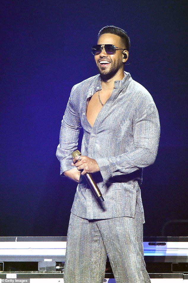 Although the kiss with Romeo Santos (in the photo) caused their separation, Cruz said he was 