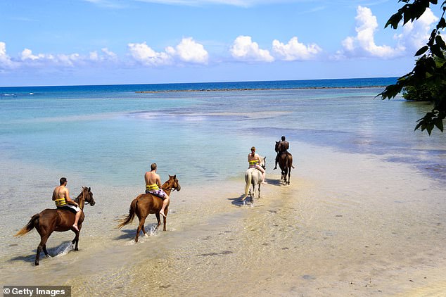 Everyone flies to go to the beaches, but what captivates me is the magnificent landscape of the interior.