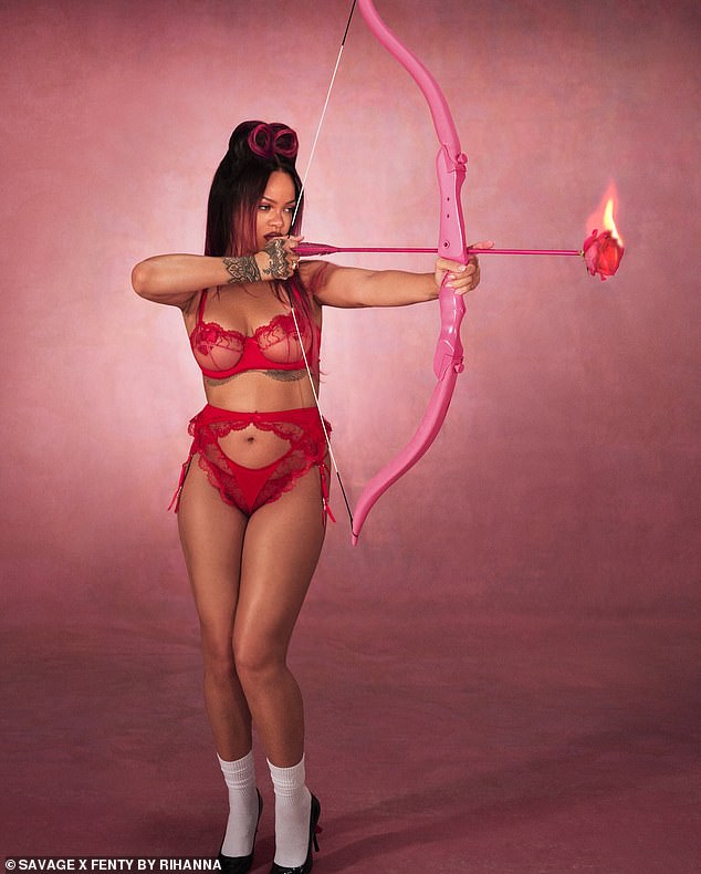 Her tummy looked toned as she had slim legs and sculpted arms while holding a bow and arrow.