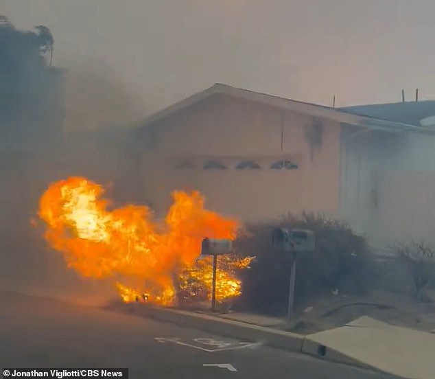 1736296369 32 Police Academy star Steve Guttenberg helps firefighters move cars amid