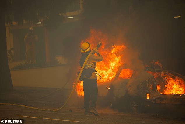 1736298350 648 Pacific Palisades residents describe catastrophic fire as they escape with