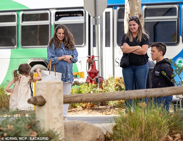 The Counting On alum, 31, and her family were spotted having lunch with Little People, Big World stars Zach and Tori Roloff.