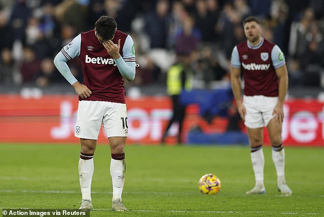 1736350776 320 West Ham SACK Julen Lopetegui with Graham Potter poised