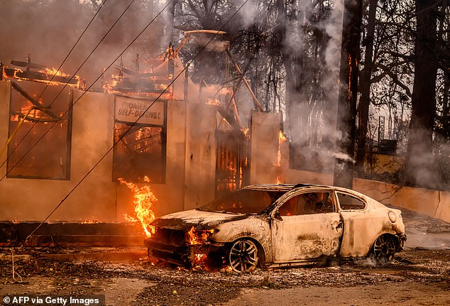 Australian cities lack the strong Santa Ana winds that fan the flames in Los Angeles, Professor Bowman said, but they do have downslope winds that come over mountain ranges.