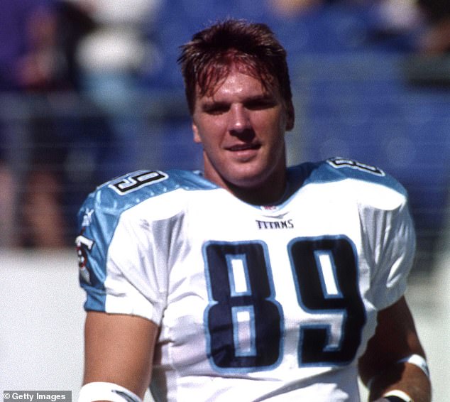 Wycheck retired from the NFL after an 11-year career with the Titans in 2001.