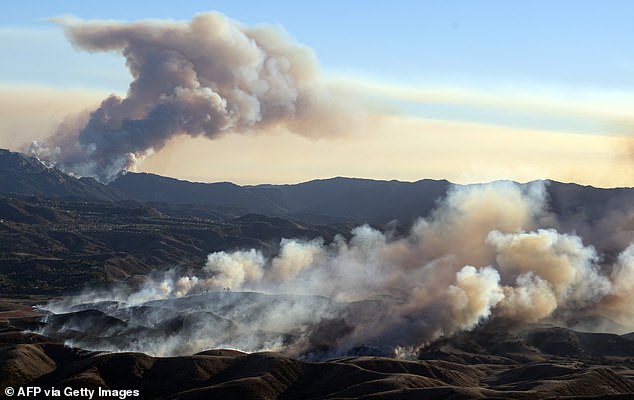 The affluent suburbs of Calabasas and Hidden Hills, home of the Kardashians, have received an urgent evacuation order as a new apocalyptic fire ravages West Hills.