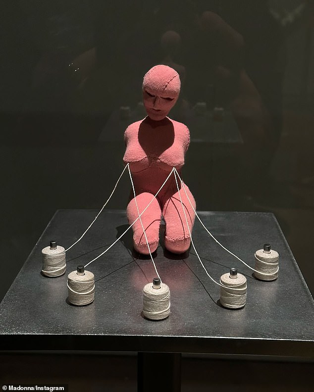 She appropriately wrapped the slew of snapshots with Louise Bourgeois' sculpture, The Good Mother, from her Tokyo exhibition that she referenced in the caption.