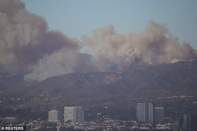 A deadly wildfire rages through Pacific Palisades, forcing the evacuation of its 20,000 residents and forcing panicked Californians to abandon their cars