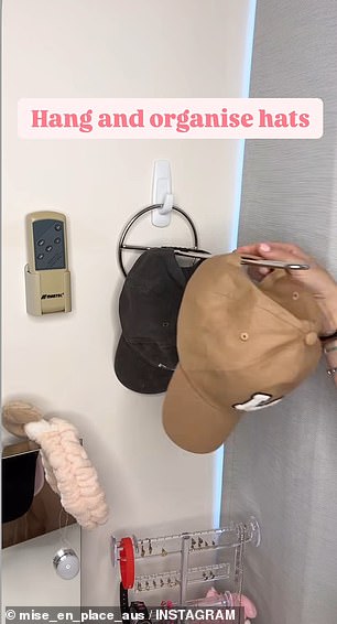 With the bracket attached to the hook horizontally, it can be used to hang various hats, headbands, hair clips, scrunchies, bags and spare hangers.